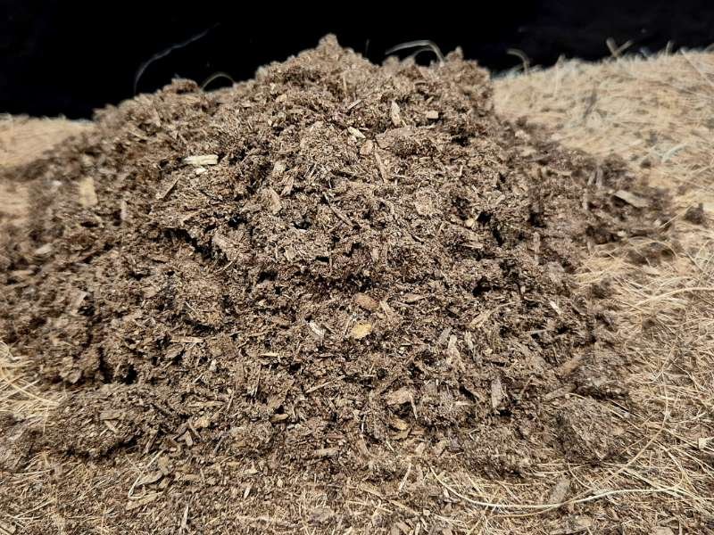 Premium Flake Soil fermented substrate for beetles millipedes isopods and bioactive enclosures